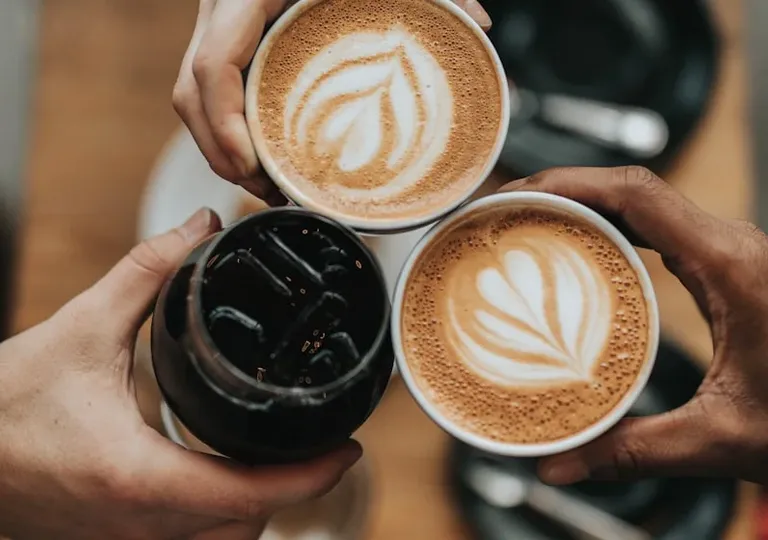 Kaffebryggare på köksbänk